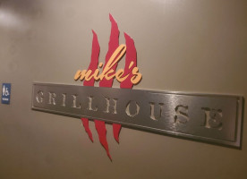 Mike's Grillhouse food