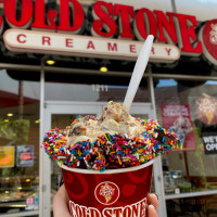 Cold Stone Creamery outside