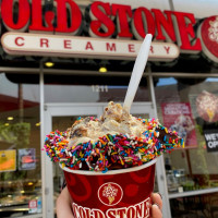 Cold Stone Creamery outside