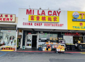 China Chef Mi La Cay outside