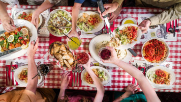 Buca Di Beppo Italian food