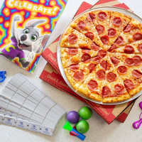 Chuck E. Cheese food