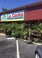 Taqueria La Costa outside