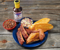 Bandana's -b-q Veteran's Memorial Parkway food