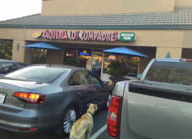 Taqueria Los Compadres inside