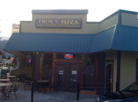 Troy's Pizza Outdoor Cafe inside