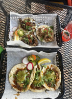 Taqueria Los Gordos food