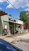 Marci Jo's Olde Mountain Store outside