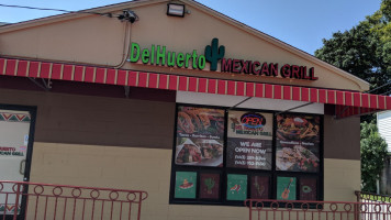 Del Huerto Mexican Grill food