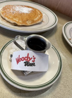 Woody's Diner food