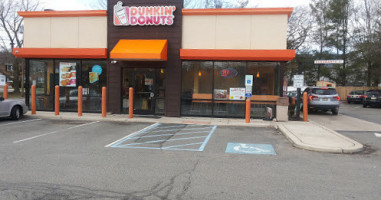 Dunkin' Donuts outside