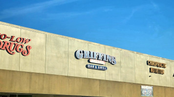 Griffins Grill outside