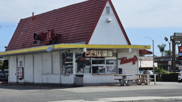 Original Tommy's World Famous Hamburgers outside