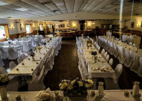 The Woodland Supper Club And Banquet Hall food