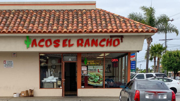 Tacos El Rancho outside