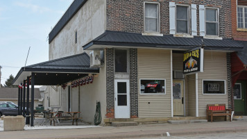 Rod Cal's Pub Grub outside