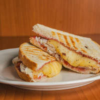 Skimmer's Panini Grill food