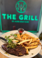 The Grill At Lakehouse food