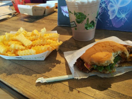 Shake Shack Christiana outside