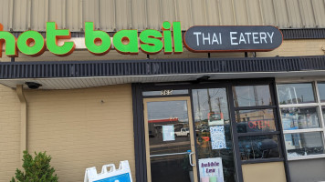 Hot Basil Thai Cafe food