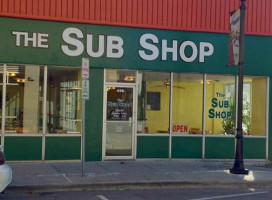 Sub Shop outside