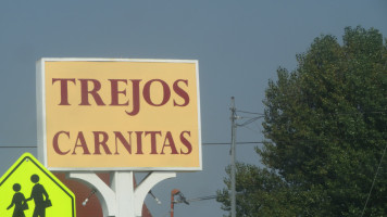 Trejos Carnitas food