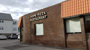 Hope Pizza outside