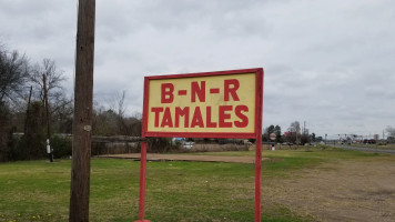 B R Tamales outside