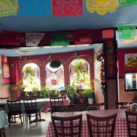 Los Carnales Mexican outside