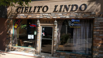 Cielito Lindo outside