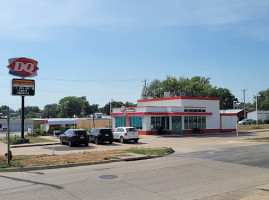 Dairy Queen Store outside