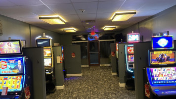 Lola's Slots -east Peoria inside