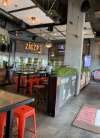 Zigzag Pizza inside