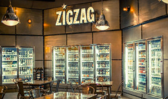 Zigzag Pizza inside