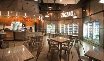 Zigzag Pizza food