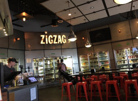 Zigzag Pizza food