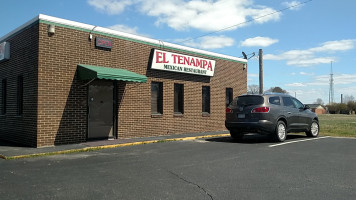 El Tenampa Mexican outside