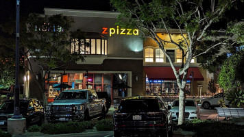 Zpizza food