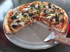 Pioneer Pizza food