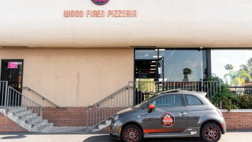 Pizza 900 Wood Fired Pizzeria food