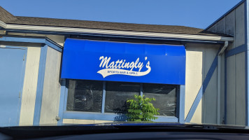 Mattingly's Sports Grill outside