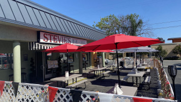 Stevie's Grill outside