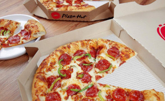 Pizza Hut food