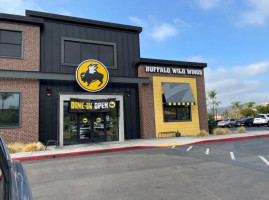 Buffalo Wild Wings outside