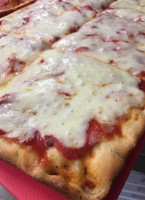 Famous Peppino’s Pizza food