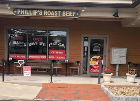 Phillip's Roast Beef Pizza outside