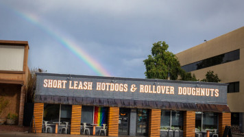 Short Leash Hotdogs Rollover Doughnuts outside