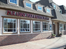 Paradise Pizza outside