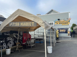 Phil's Fish Market Eatery outside