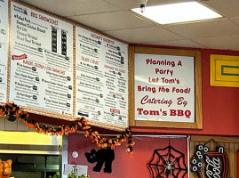 Tom's Bbq Tempe inside